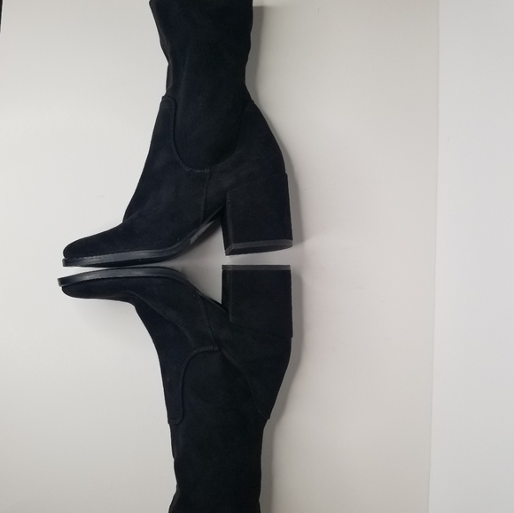 CHARLES DAVID NWOT Black Suede Ankle Boot - Picture 8 of 8